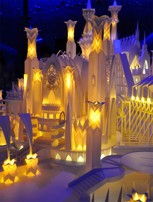 7846695 664c5ce174 o Um castelo de papel no oceano